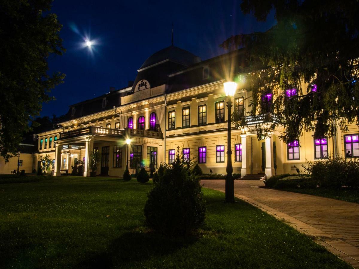 Feliz Apartman Gyula Buitenkant foto