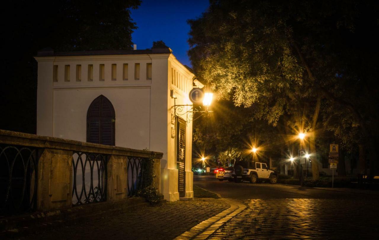 Feliz Apartman Gyula Buitenkant foto